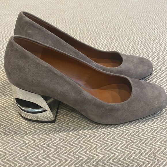 Halston Krista Block Style Silver Leather Laquer Pumps Size 7 - Picture 2 of 7